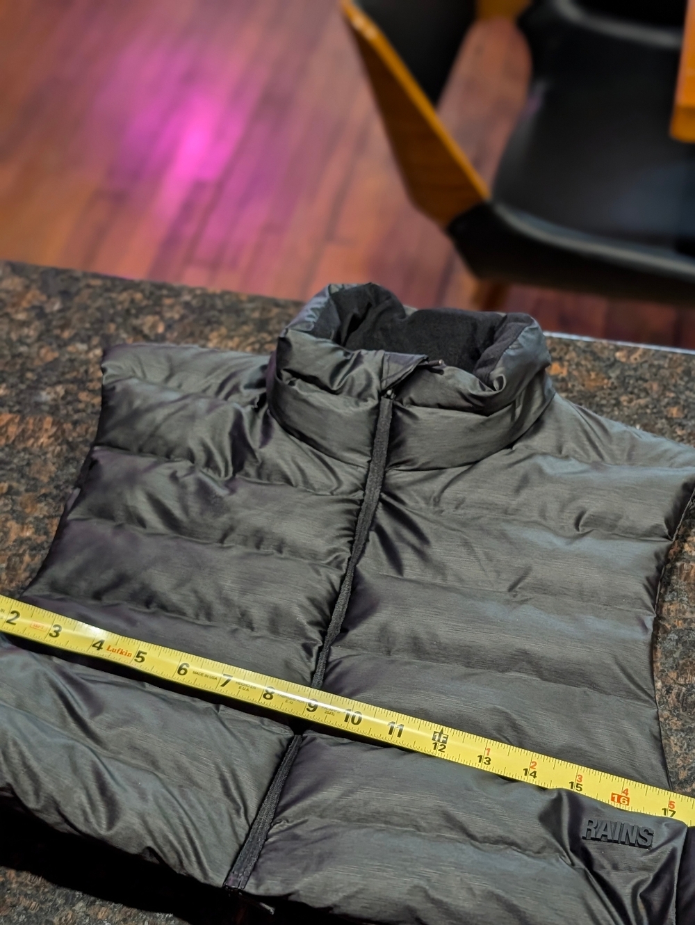 Rains Bator Sleeveless Quilted Jacket Black - Picture 12 of 13